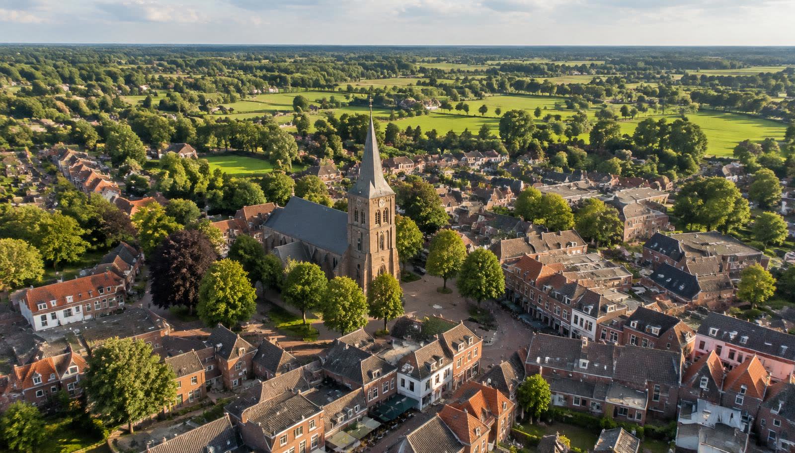 Luchtfoto van Aalten